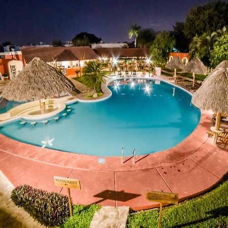 Hacienda Inn Aeropuerto Мерида Екстериор снимка